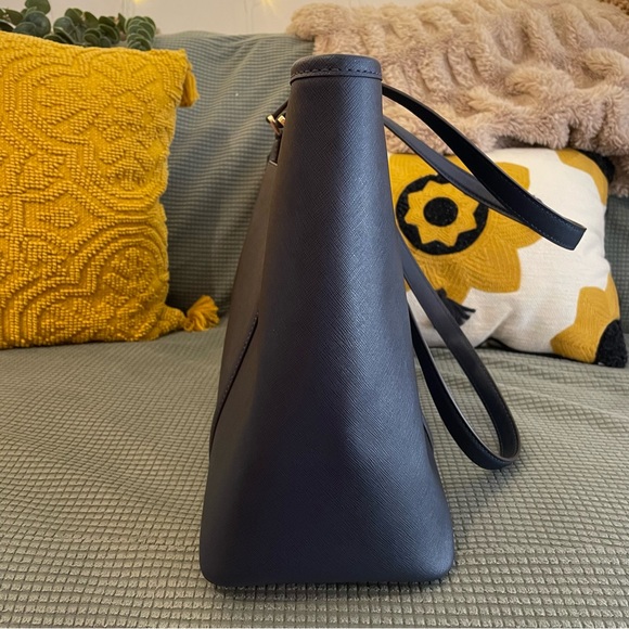 Michael Kors Large Navy Tote Bag - Picture 3 of 7